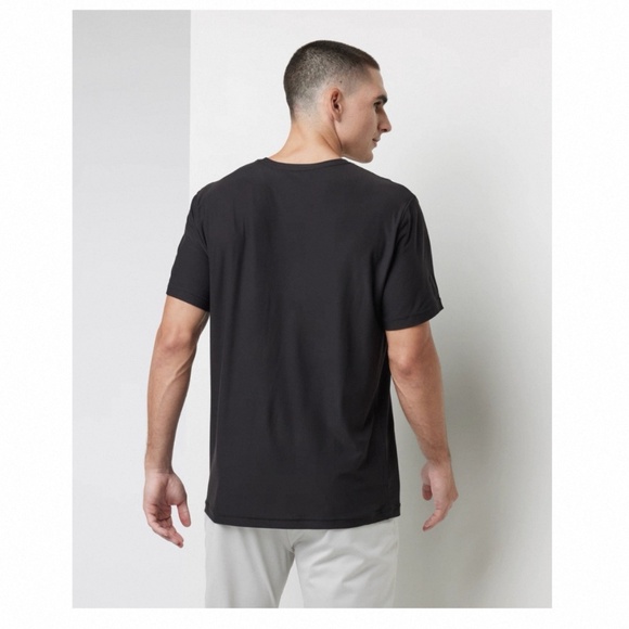 Vuori Short Sleeve Strato Graphic Tee Black Size Large NWOT - Picture 3 of 13